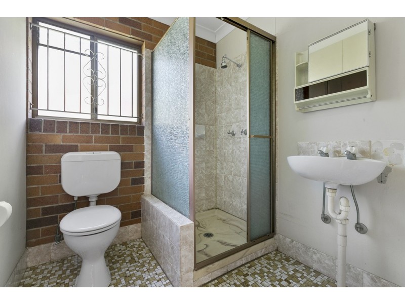 23 Ashton Street, Wynnum QLD 4178