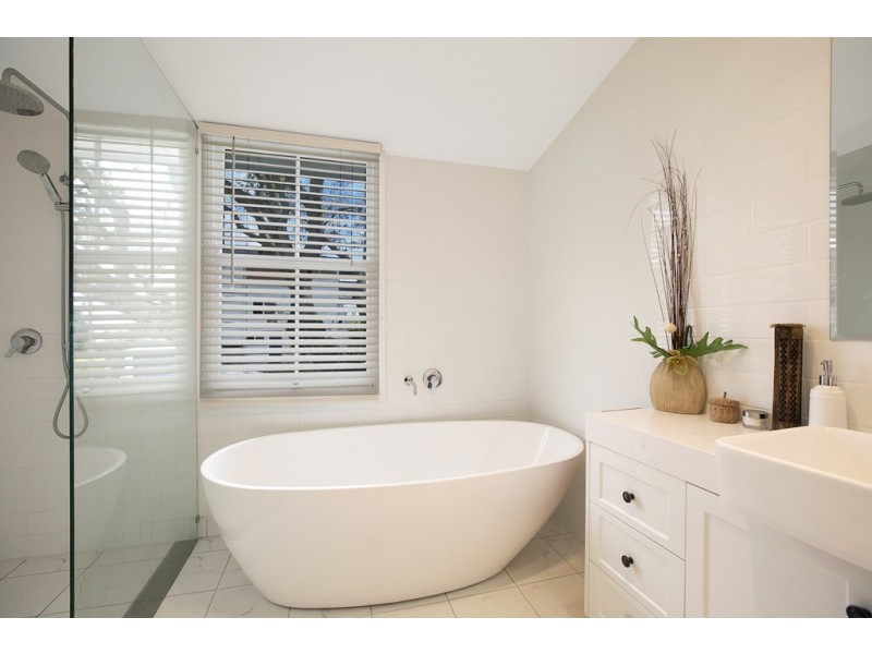 26 Akonna Street, Wynnum QLD 4178