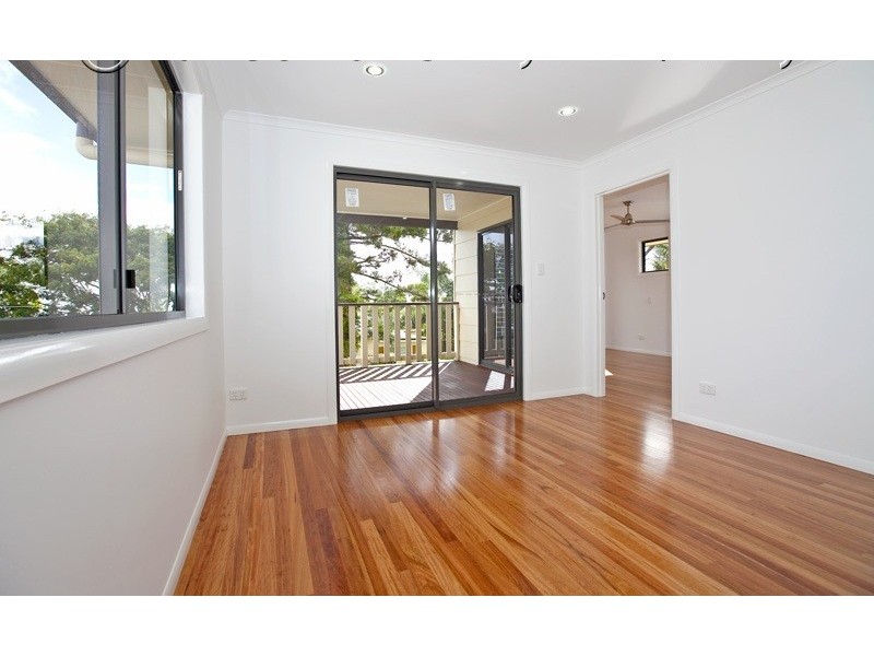 102 Gordon Parade, Manly QLD 4179