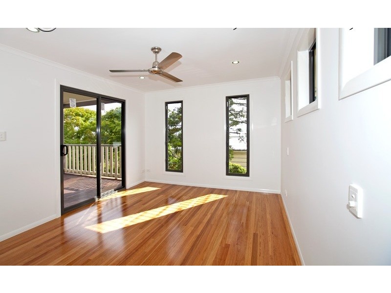 102 Gordon Parade, Manly QLD 4179
