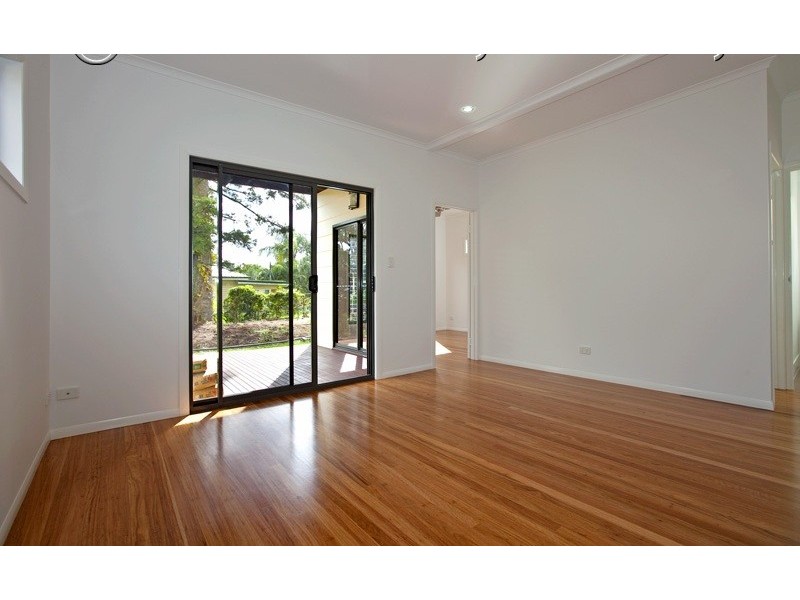 102 Gordon Parade, Manly QLD 4179