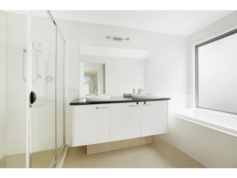 16 WASSELL ROAD, Wynnum QLD 4178