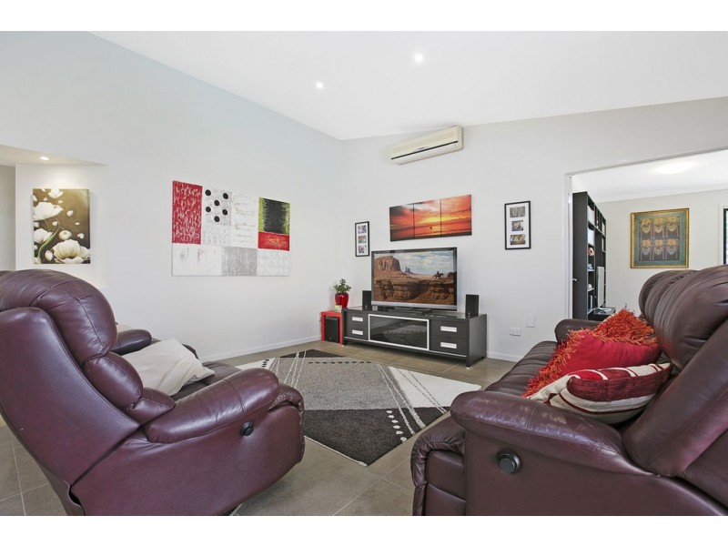 62 Hannah Circuit, Manly West QLD 4179