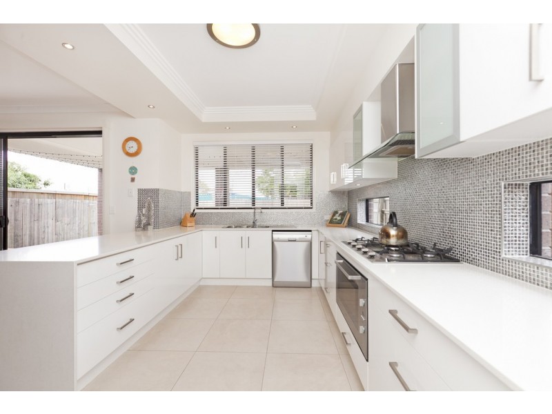 15 Berrimilla Street, Manly West QLD 4179