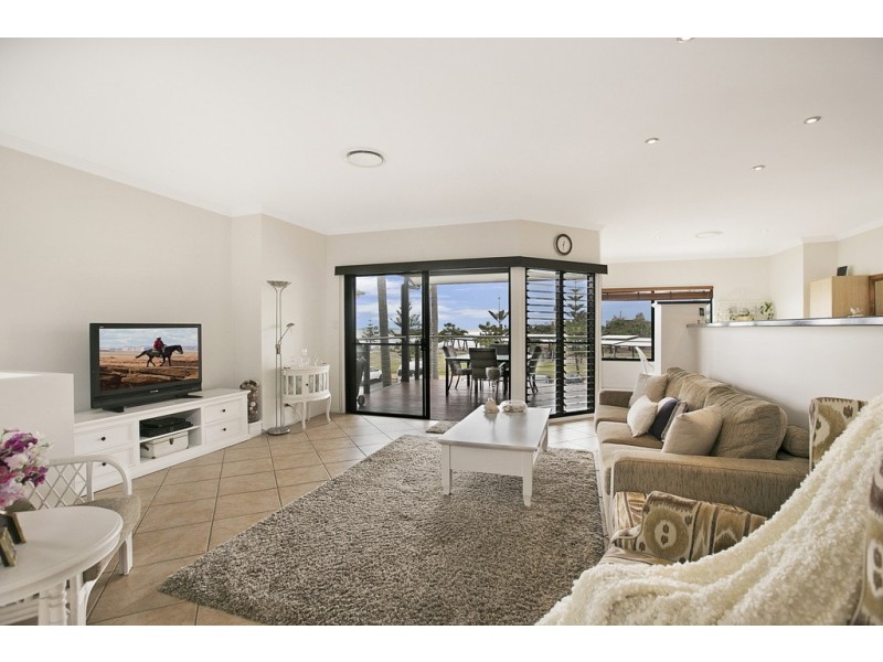 421 Esplanade, Manly QLD 4179