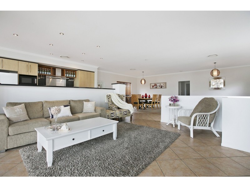 421 Esplanade, Manly QLD 4179