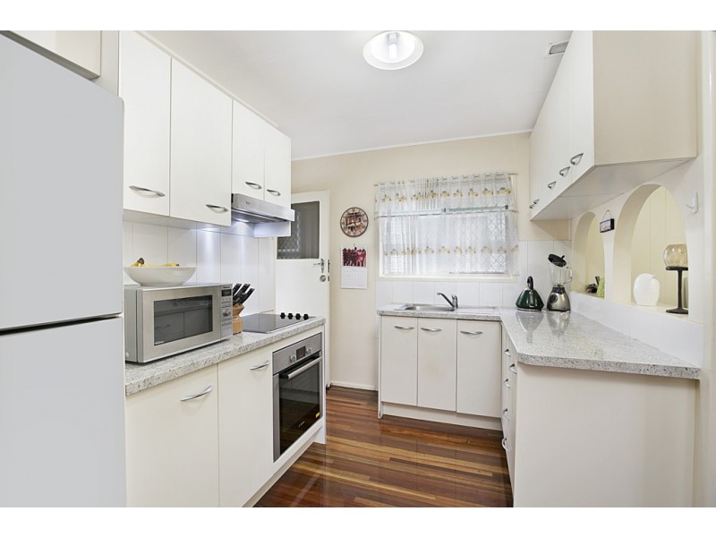 12 Euston Street, Wynnum West QLD 4178