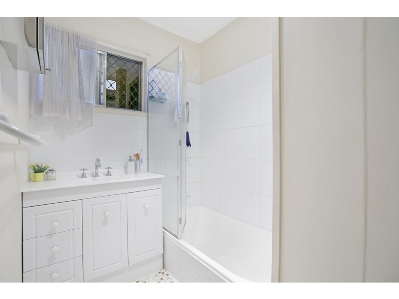 12 Euston Street, Wynnum West QLD 4178