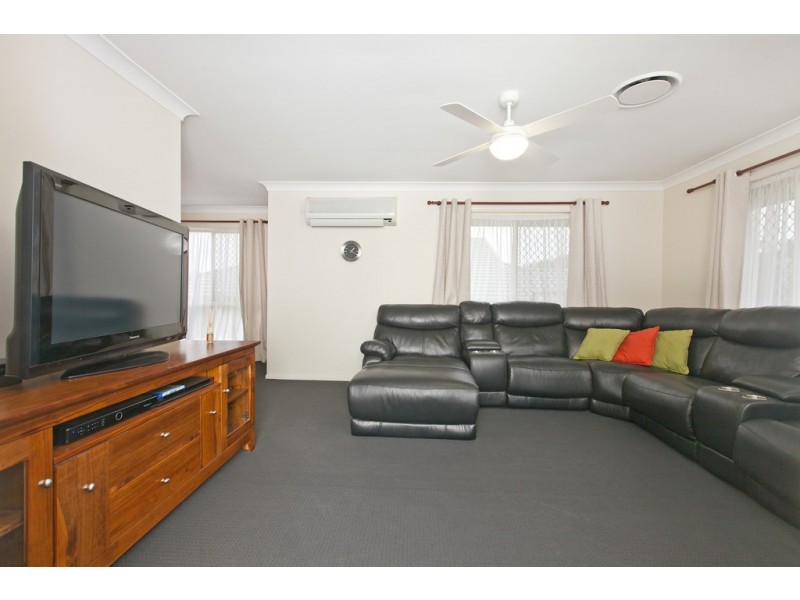 42 Plaza Street, Wynnum West QLD 4178