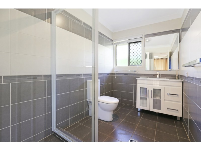 42 Plaza Street, Wynnum West QLD 4178