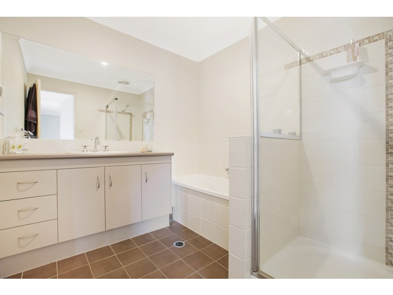 1 Wirra Circuit, Wynnum West QLD 4178