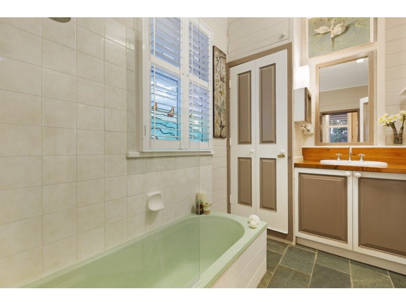 28 Barnham Street, Wynnum QLD 4178