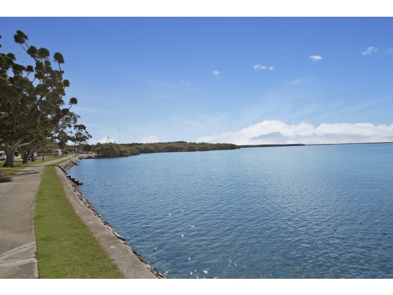 28 Wynnum Nth Esplanade, Wynnum North QLD 4178
