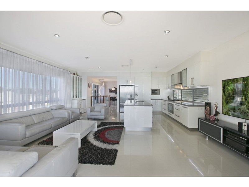 28 Wynnum Nth Esplanade, Wynnum North QLD 4178