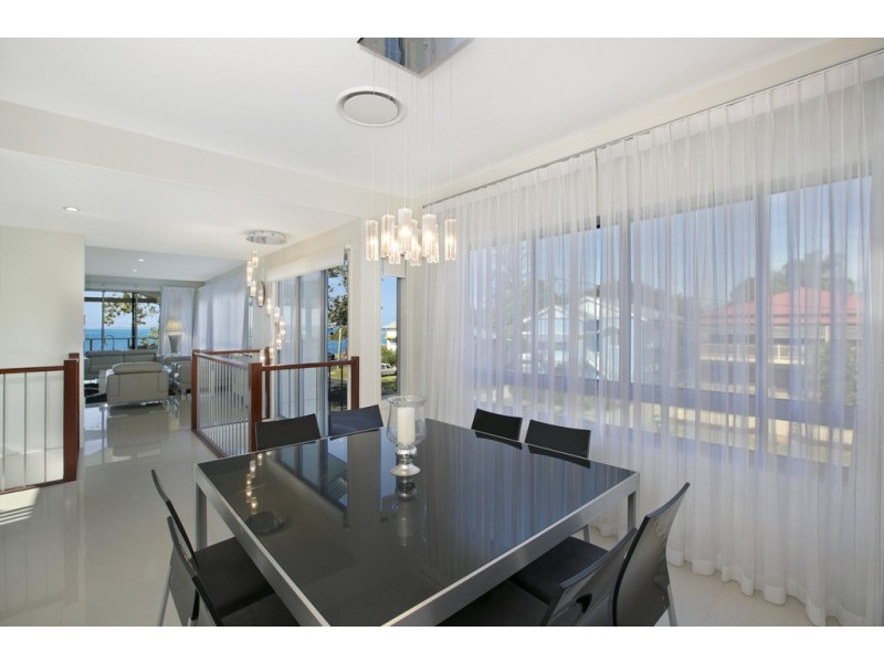 28 Wynnum Nth Esplanade, Wynnum North QLD 4178