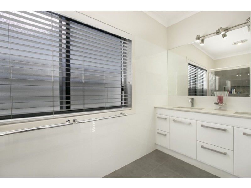 28 Wynnum Nth Esplanade, Wynnum North QLD 4178