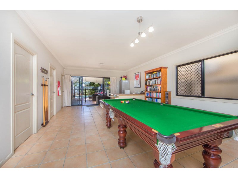 693 Esplanade, Lota QLD 4179