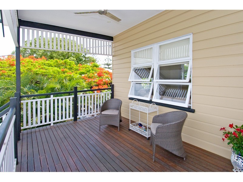 11 Waterloo Esplanade, Wynnum QLD 4178