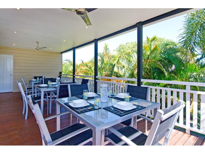 11 Waterloo Esplanade, Wynnum QLD 4178