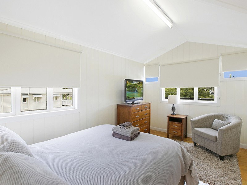 11 Waterloo Esplanade, Wynnum QLD 4178