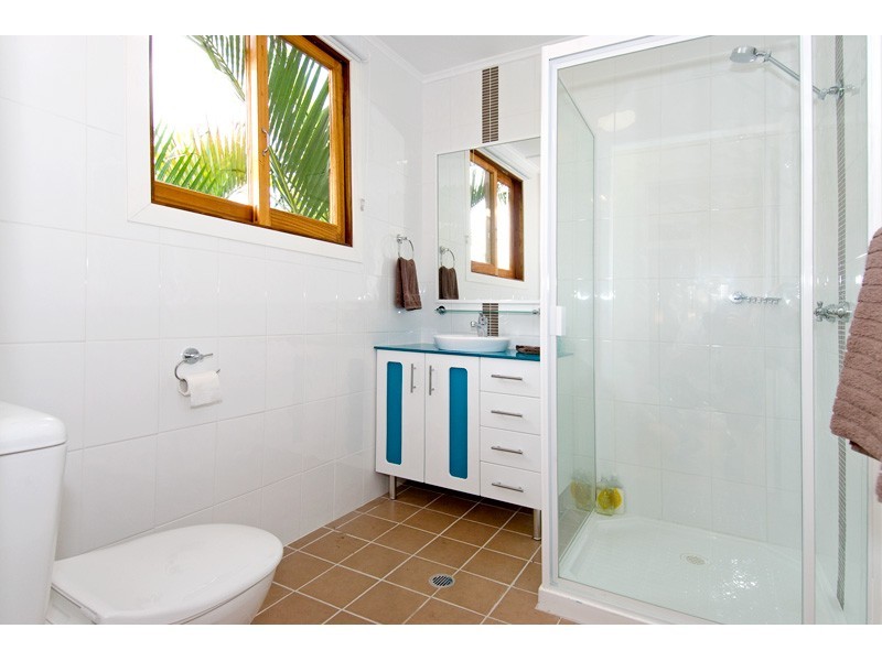 11 Waterloo Esplanade, Wynnum QLD 4178