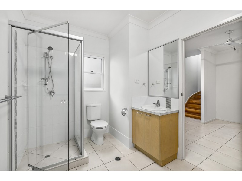 11 Ryder St, Wynnum QLD 4178
