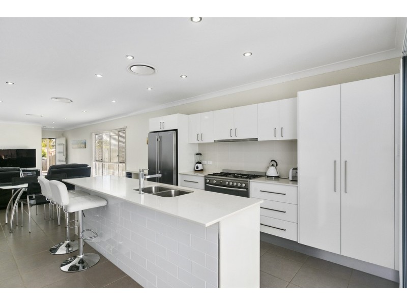 76 Hindes Street, Lota QLD 4179