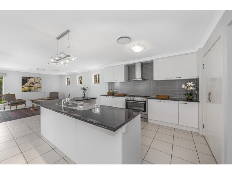 16 Wassell Street, Wynnum QLD 4178