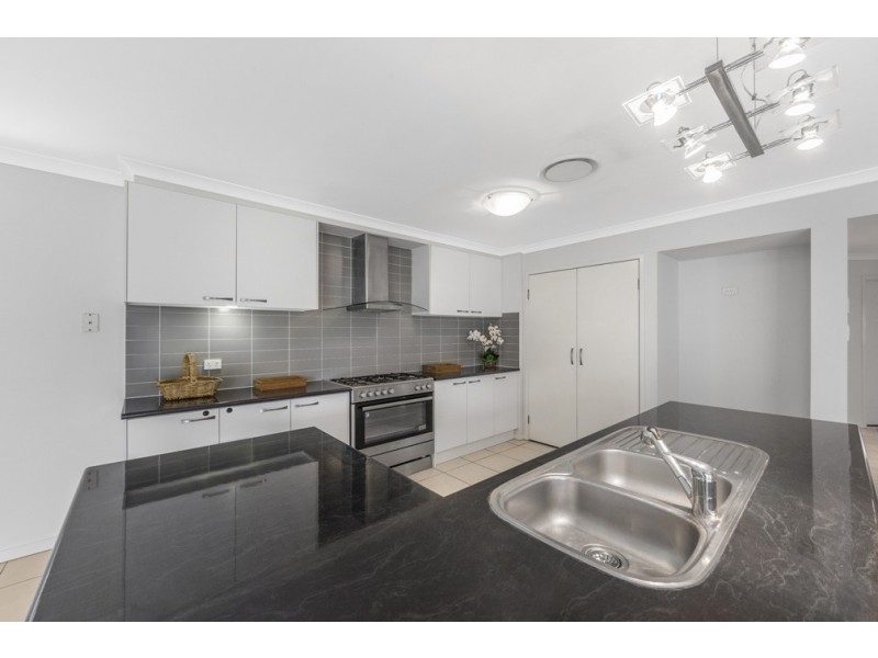 16 Wassell Street, Wynnum QLD 4178