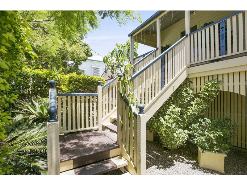 18 Tingal Road, Wynnum QLD 4178