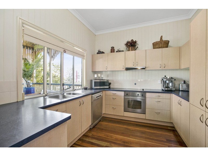 18 Tingal Road, Wynnum QLD 4178