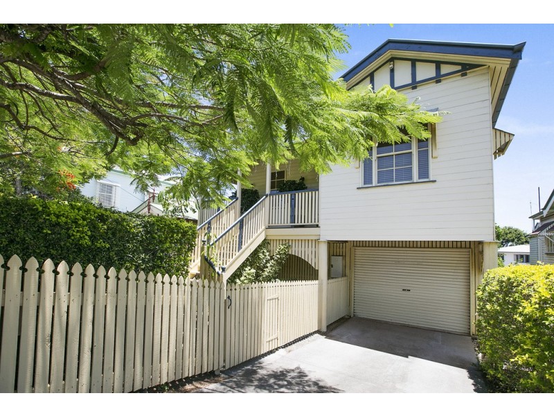 18 Tingal Road, Wynnum QLD 4178