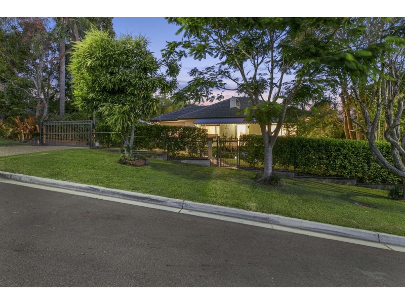 32 Parramatta Street, Manly QLD 4179