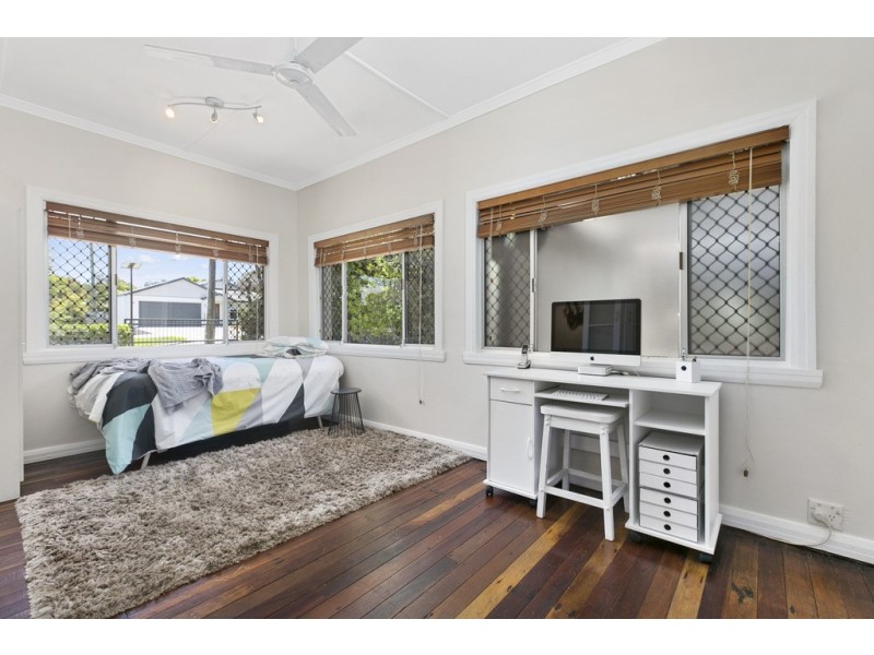 32 Parramatta Street, Manly QLD 4179