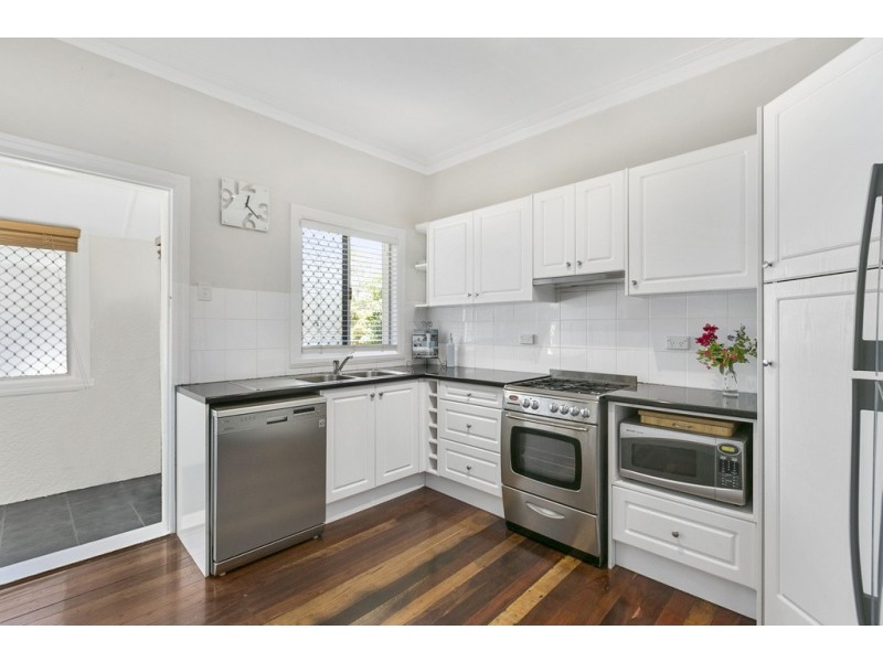 32 Parramatta Street, Manly QLD 4179