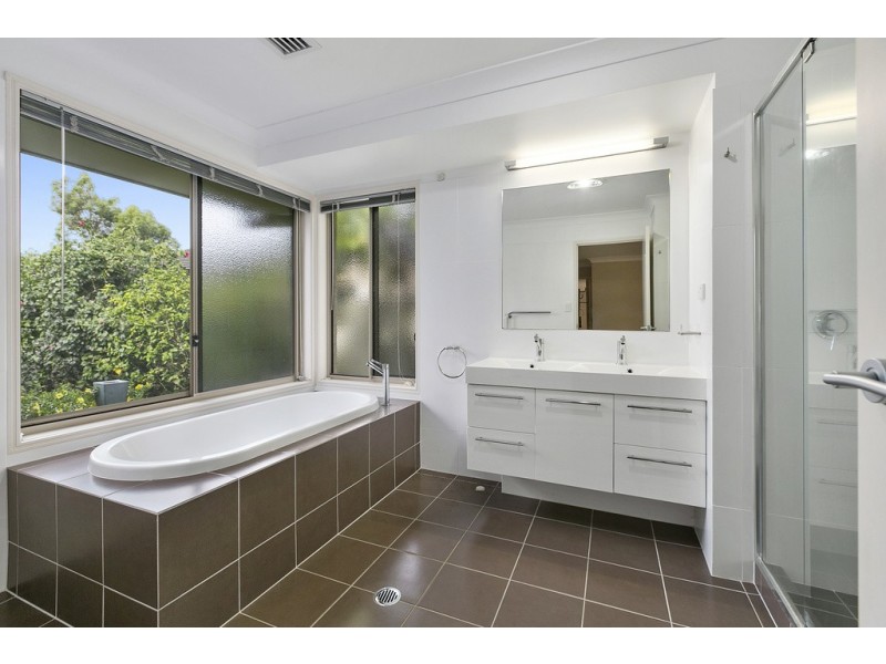21 Schonrock Street, Wellington Point QLD 4160