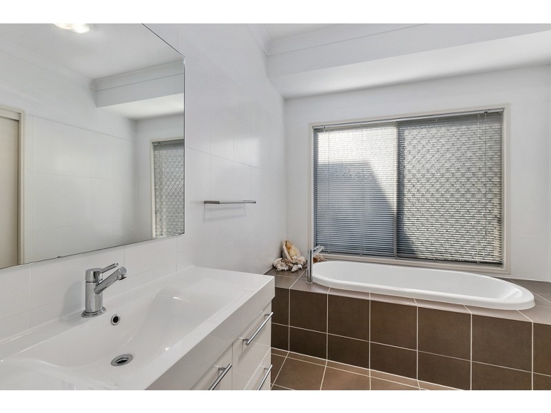 21 Schonrock Street, Wellington Point QLD 4160