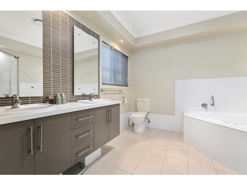 7 Blackwood Road, Manly West QLD 4179