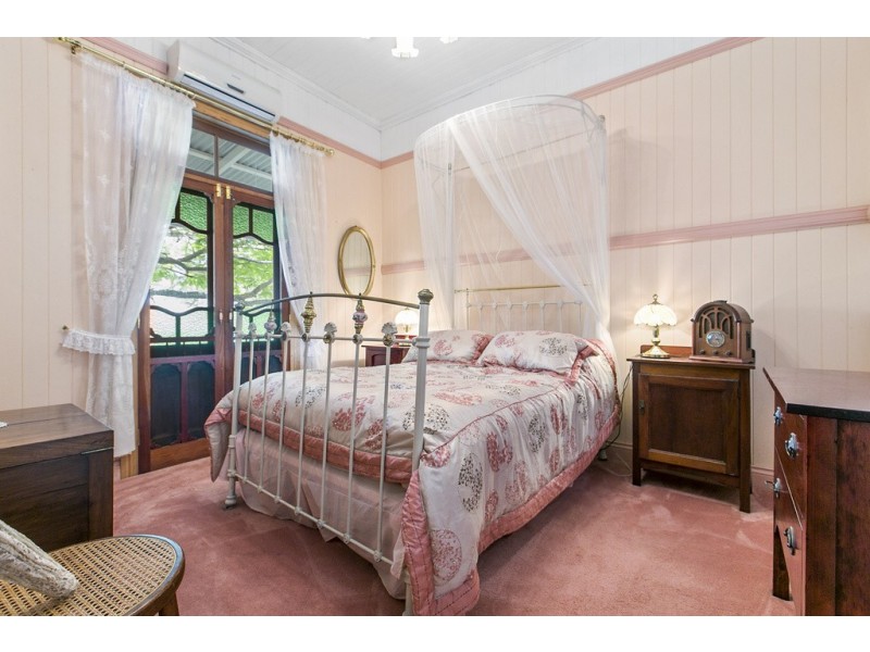 40 Fisher Street, Manly QLD 4179