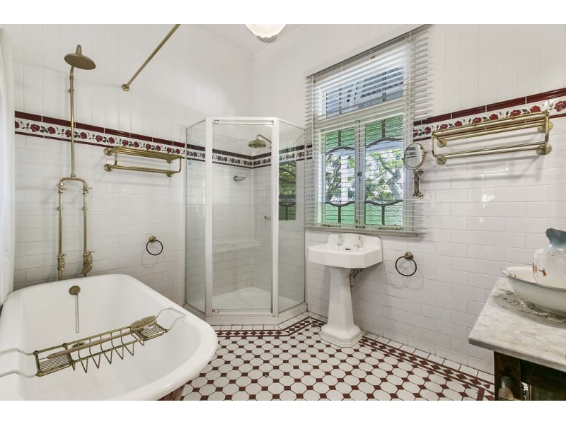 40 Fisher Street, Manly QLD 4179