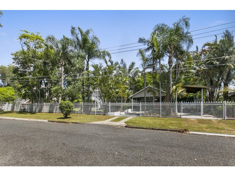 40 Fisher Street, Manly QLD 4179
