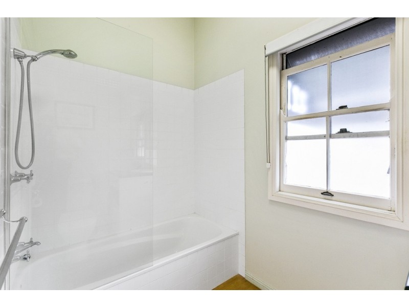 17 Beltana Street, Lota QLD 4179