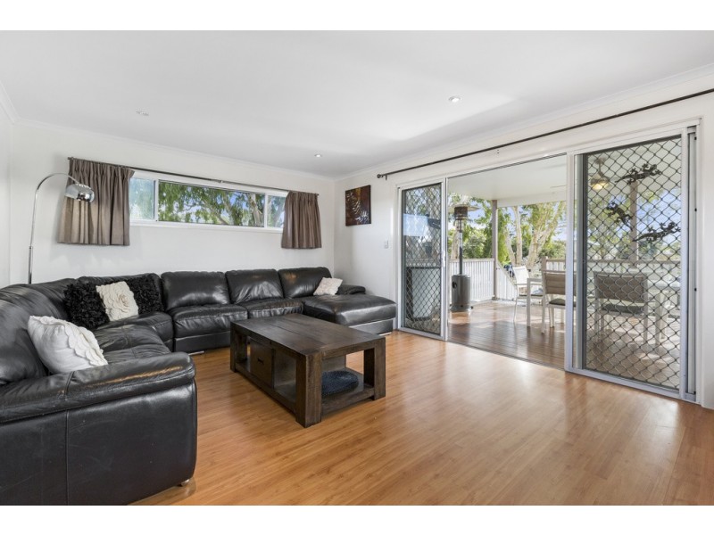 875 Esplanade, Lota QLD 4179