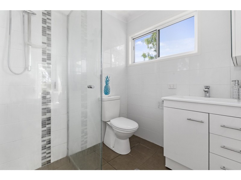 875 Esplanade, Lota QLD 4179