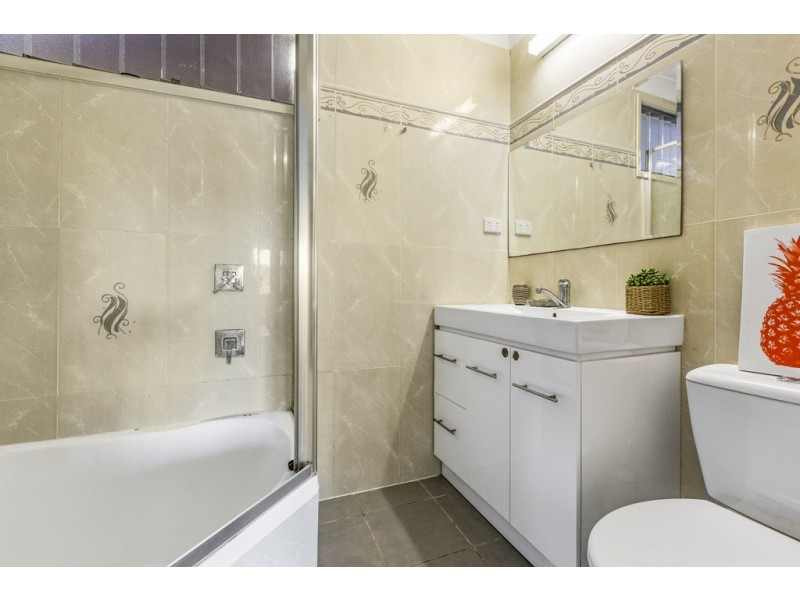 875 Esplanade, Lota QLD 4179