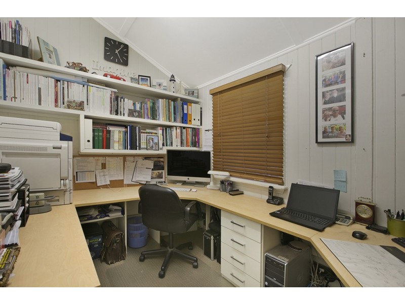 30 Irene Street, Wynnum QLD 4178