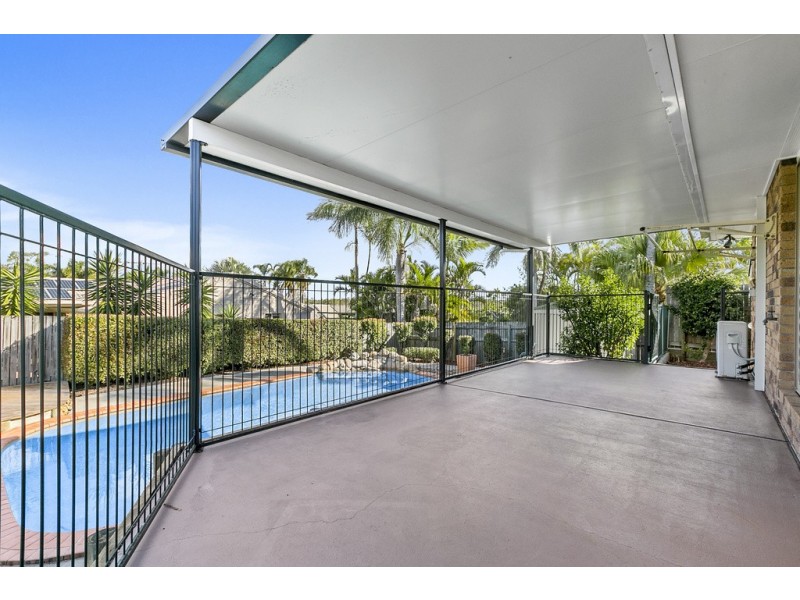 6 Irvine Place, Wynnum West QLD 4178