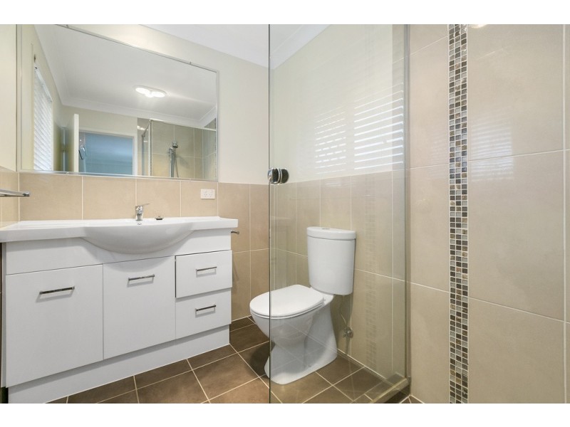 6 Irvine Place, Wynnum West QLD 4178