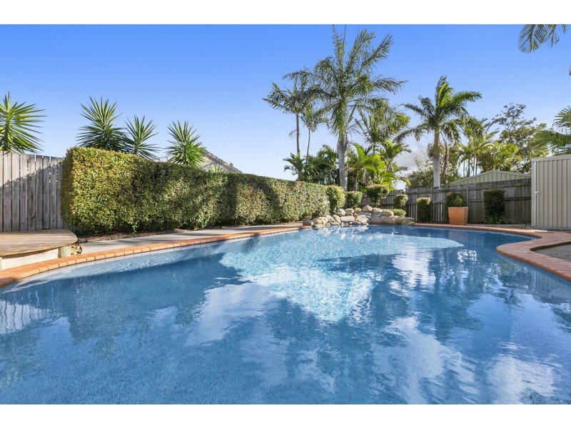 6 Irvine Place, Wynnum West QLD 4178