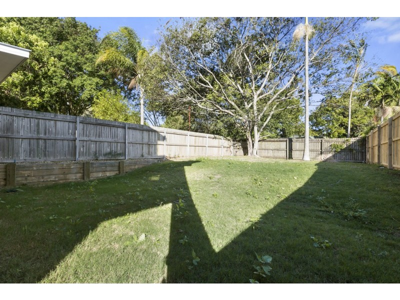 73 Hutton Avenue, Wynnum QLD 4178